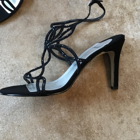 Like-new Caparros Black Beaded Heel - Picture 3 of 4